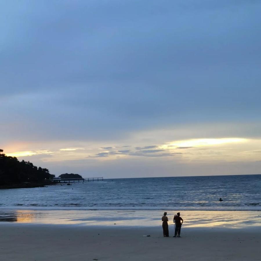Lily Holiday 百合假日 Patong Extérieur photo