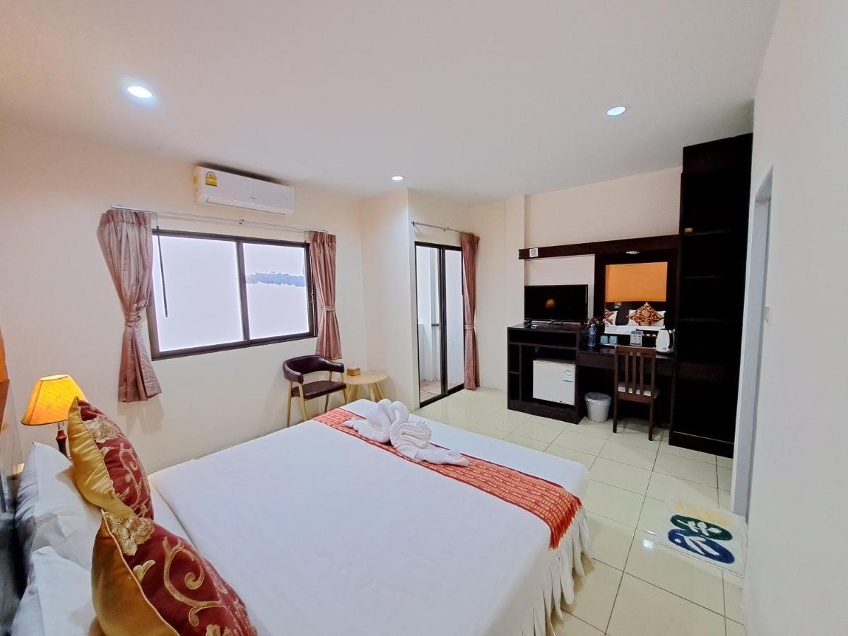 Lily Holiday 百合假日 Patong Extérieur photo